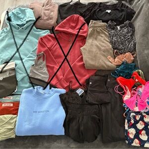 Women’s clothing bundle (xs-s)